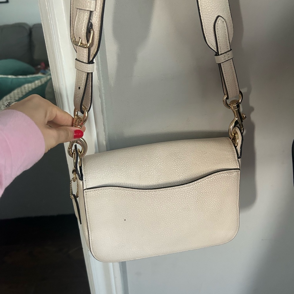 Coach Cream Leather Crossbody with Gold Hardware - Picture 2 of 3